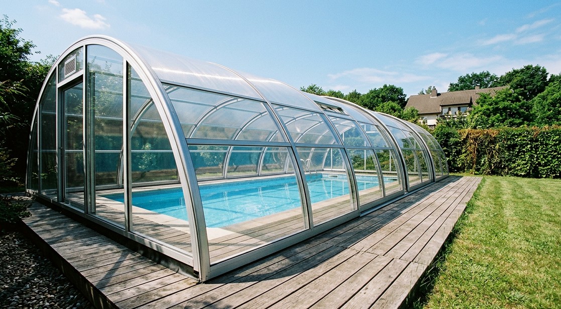 abri de piscine en polycarbonate